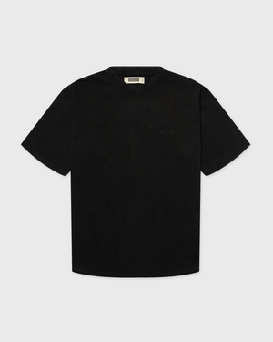 De Woodbird Baine Warp Acid Tee in zwart is een trendy T-shirt met een opvallende acid wash afwerking en een stoere streetwear uitstraling. Het comfortabele model en de unieke gewassen look maken dit shirt perfect voor een casual outfit met karakter. Verkrijgbaar bij Burned Sports in Den Bosch.