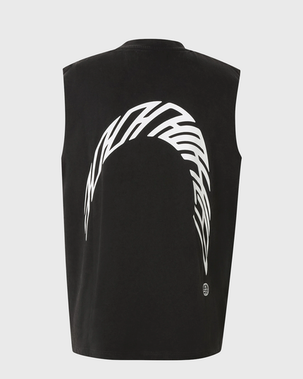 De Woodbird Bode Warp Acid Muscle Tee in zwart is een stoer mouwloos T-shirt met een acid wash-afwerking voor een vintage uitstraling. De comfortabele pasvorm en het minimalistische design maken deze muscle tee ideaal voor een casual of streetwear look. Verkrijgbaar bij Burned Sports in Den Bosch.