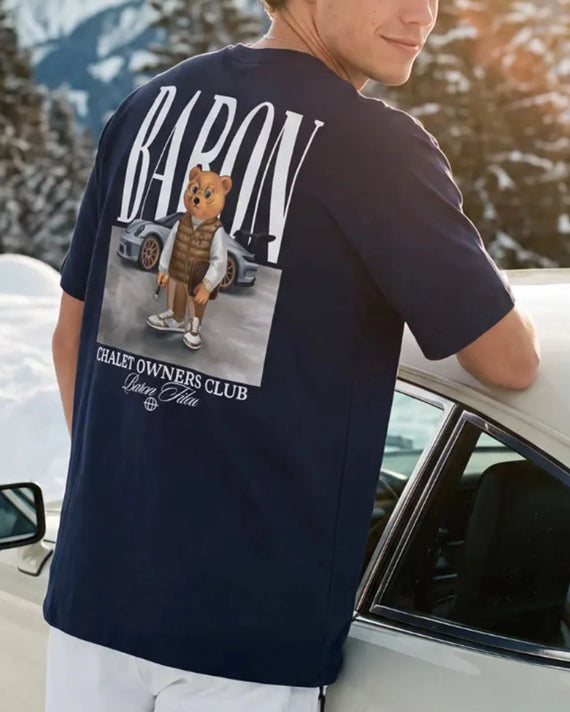 Baron Filou T-shirt Filou 187 Chalet Owners Club Backprint Donkerblauw