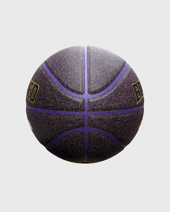 Burned In/Outdoor Basketbal Black Purple LA Glitter, maat 7, vrijstaand op grijze achtergrond - Burned Sports