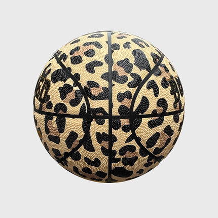 Burned In/Outdoor Basketbal Cheetah Print, maat 7, vrijstaand op grijze achtergrond - Burned Sports
