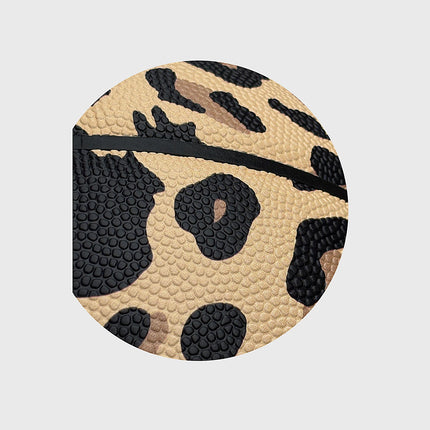 Burned In/Outdoor Basketbal Cheetah Print, maat 7, vrijstaand op grijze achtergrond - Burned Sports