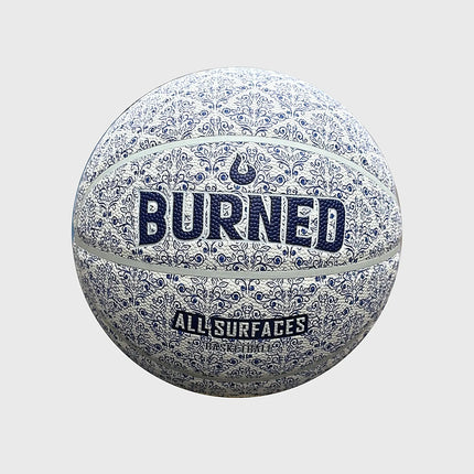 Burned In/Outdoor Basketbal Delfts Blauw, maat 7, vrijstaand op grijze achtergrond - Burned Sports