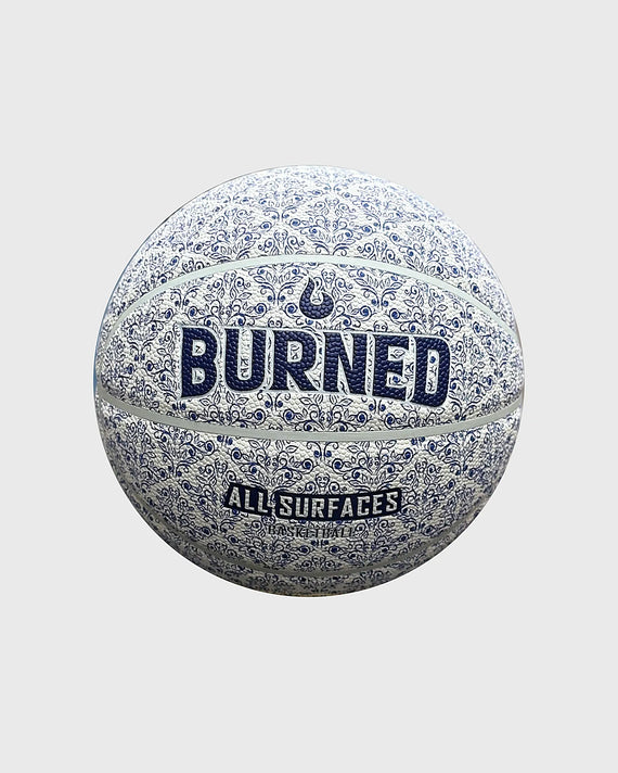 Burned In/Outdoor Basketbal Delfts Blauw, maat 7, vrijstaand op grijze achtergrond - Burned Sports