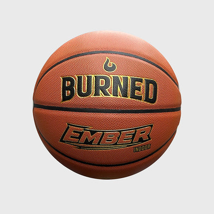 Burned Indoor Basketbal Ember, maat 7, vrijstaand op grijze achtergrond - Burned Sports