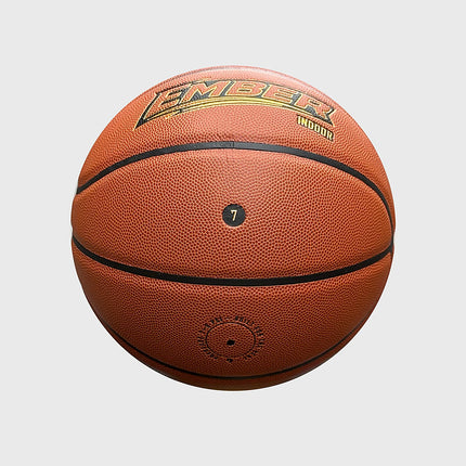 Burned Indoor Basketbal Ember, maat 7, vrijstaand op grijze achtergrond - Burned Sports