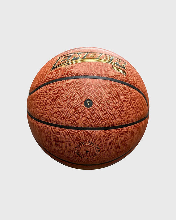 Burned Indoor Basketbal Ember, maat 7, vrijstaand op grijze achtergrond - Burned Sports