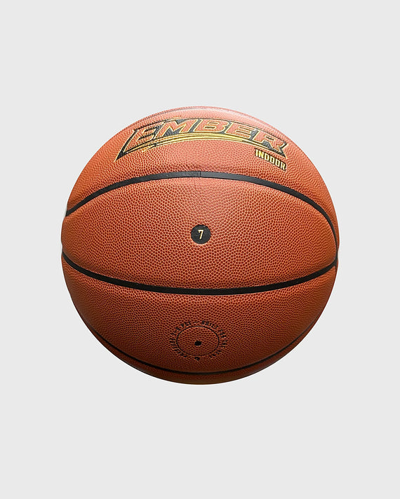 Burned Indoor Basketbal Ember, maat 7, vrijstaand op grijze achtergrond - Burned Sports