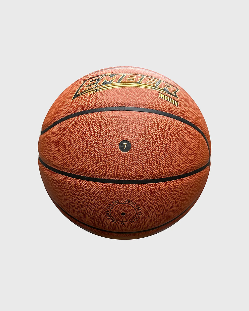 Burned Indoor Basketbal Ember, maat 7, vrijstaand op grijze achtergrond - Burned Sports