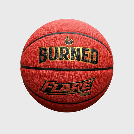 Burned Indoor Basketbal Flare, maat 7, vrijstaand op grijze achtergrond - Burned Sports