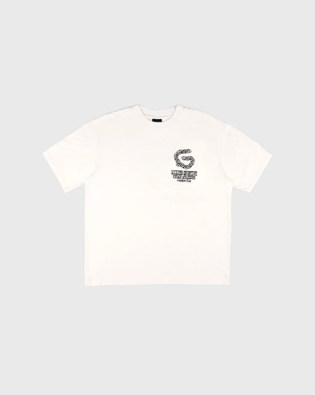 Goodies Sportive Chain Tee wit, vooraanzicht met klein kettinglogo op de borst.