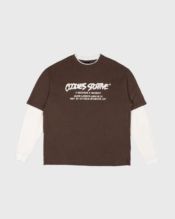 Goodies Sportive Records Longsleeve bruin met ecru wafelmouwen, vooraanzicht met het Records-artwork.