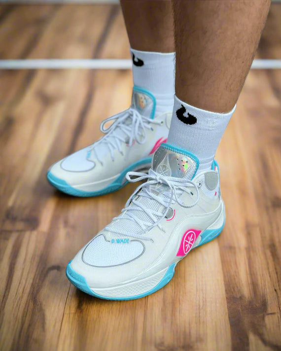 li-ning-showdow-5-way-of-wade-buzzer-beater-burned-sports-on-feet