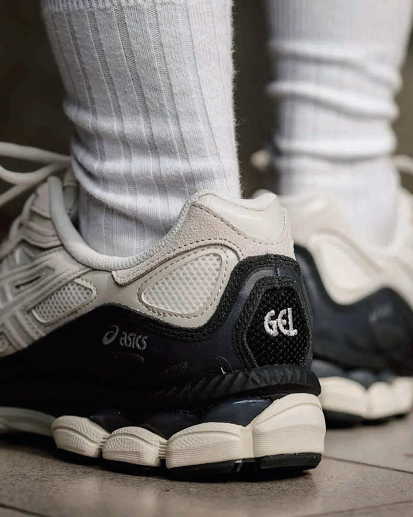 Asics Gel NYC Sneaker Beige / Grijs achteraanzicht