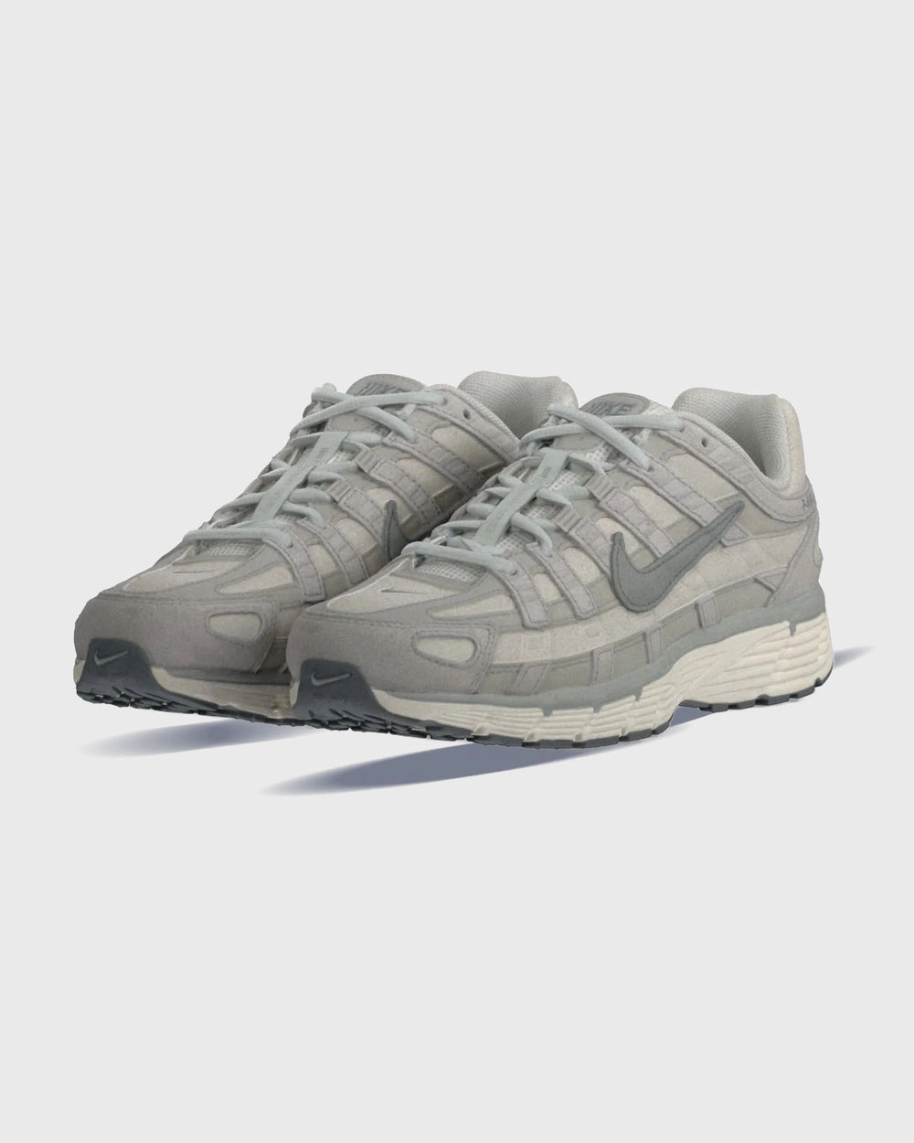 Nike P-6000 SE Sneaker Light Smoke Grey Ansicht von links