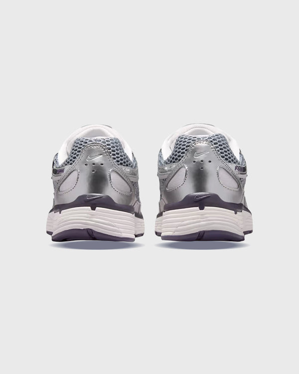 Nike P-6000 Sneaker Vast Grey/Metallic Silver/Dark Raisin
