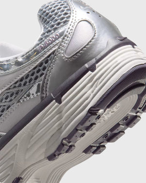 Nike P-6000 Sneaker Vast Grey/Metallic Silver/Dark Raisin