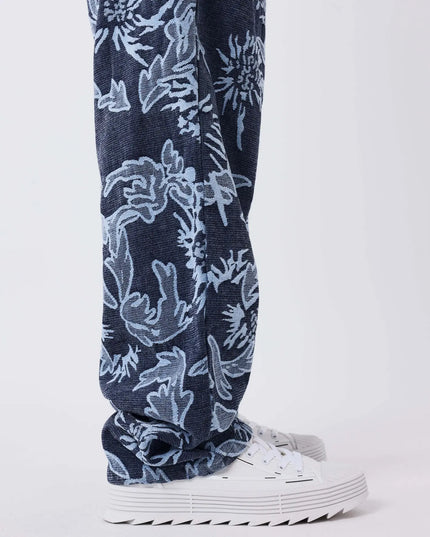 Project X Paris Jacquard Bloemen Jeans, gedragen, close-up pijp en schoen.