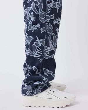 Project X Paris Jacquard Bloemen Jeans, gedragen, close-up knie en pijp.