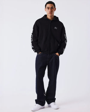 Project X Paris Zip Hoodie Zwart, gedragen door een model.