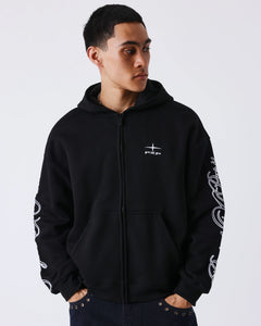 Project X Paris Zip Hoodie Zwart, gedragen door een model, opname 2.