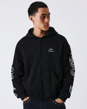 Project X Paris Zip Hoodie Zwart, gedragen door een model, opname 2.