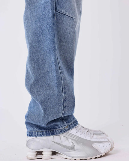 Project X Paris Mountain Jeans Lichte Wassing Denim, gedragen door een model, opname 4.