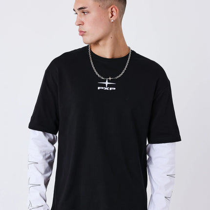 Project X Paris Layering T-Shirt Zwart met Wit, gedragen door een model.