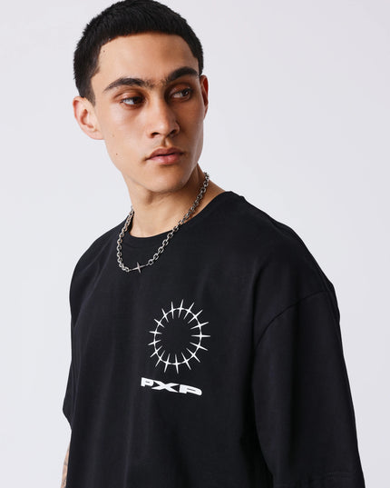 Project X Paris Downtown T-Shirt Zwart, gedragen door een model, opname 4.