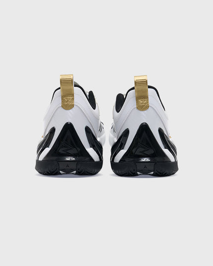  Rigorer AR3 Basketbalschoenen – Signature Performance van Austin Reaves achterkant