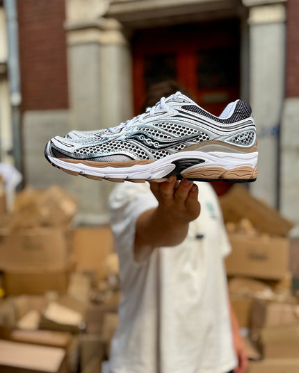 Saucony PROGRID OMNI 9 Light Grey White