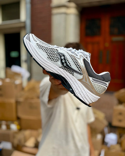 Saucony PROGRID OMNI 9 Light Grey White