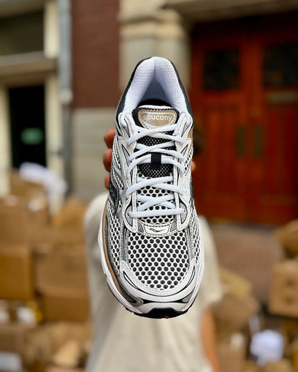 Saucony PROGRID OMNI 9 Light Grey White