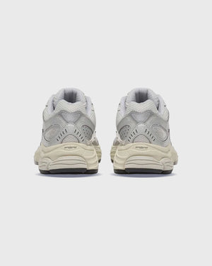 Saucony Progrid Omni 9 Sneaker Lichtgrijs Creme achteraazicht