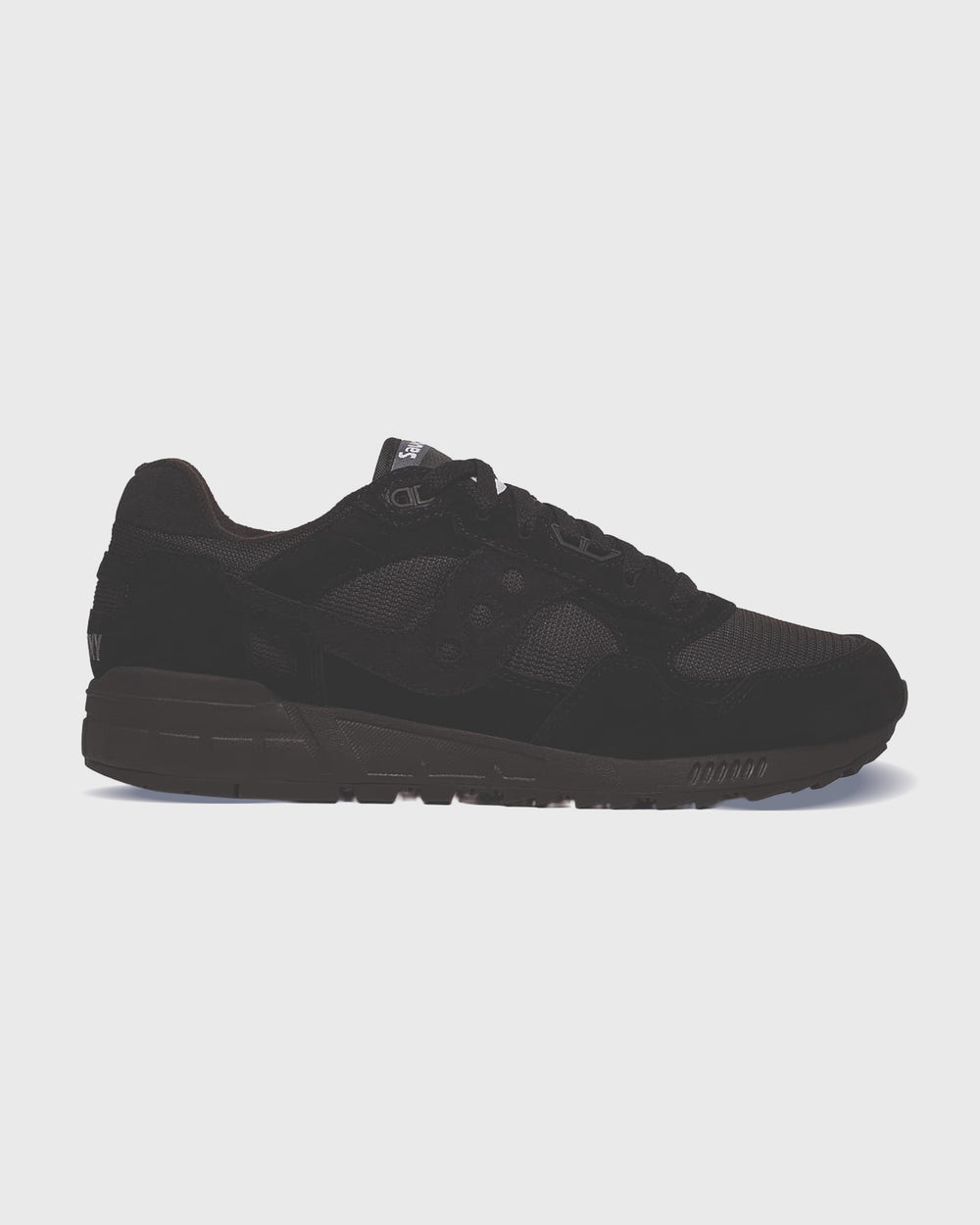 Saucony Shadow 5000 Sneaker Zwart met witte achtergrond linkerneusaanzicht