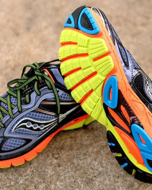 sauconyguide7grijsmultikleur_paar_en_zool_1