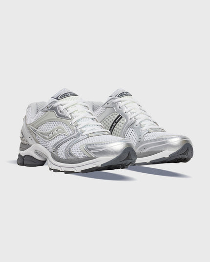 Saucony Progrid Triumph 4 Sneaker Wit / Zilver zijaanzicht