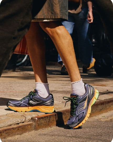 sauconyprogridguid7multikleur_on_feet_1