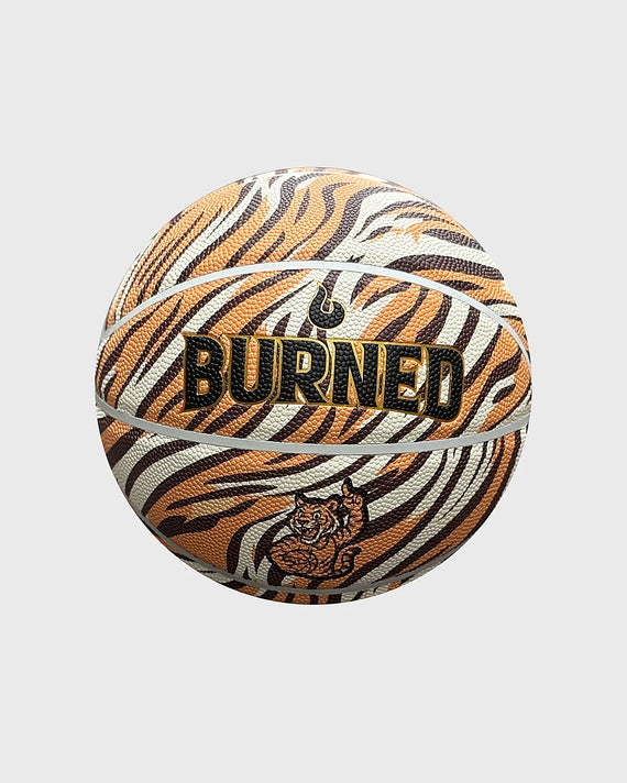 Burned In/Outdoor Basketbal Tiger, maat 7, vrijstaand op grijze achtergrond - Burned Sports