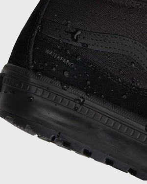 Vans Sk8-HI Waterproof Insulated Zwart Close up achterkant en logo