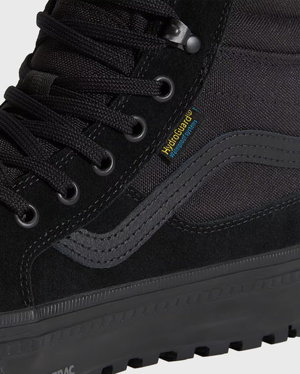 Vans Sk8-HI Waterproof Insulated Zwart close up aanzicht rechterkant