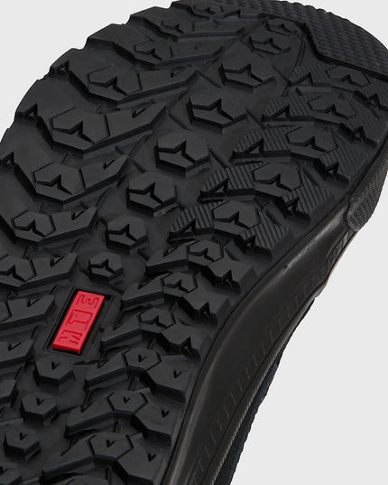 Vans Sk8-HI Waterproof Insulated Zwart zoolaanzicht close up