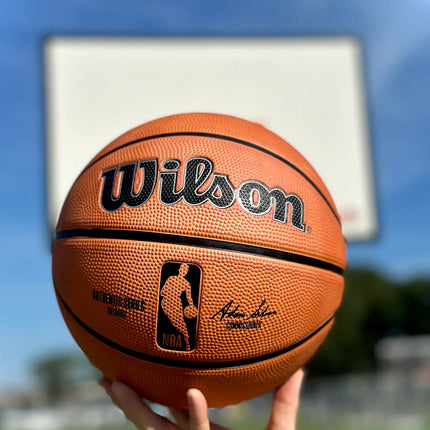 wilson buiten basketbal outdoor maat 7-6 5 heren kinderen dames authentic rubber buiten nba burned sports mooi op hand bij basketbalveld